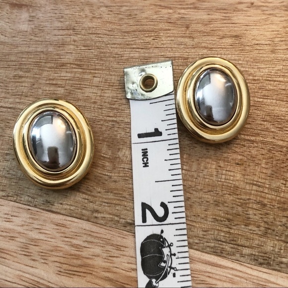 COPY - Vintage OLCi Gold Silver Tone Clip On Earrings - Picture 8 of 8